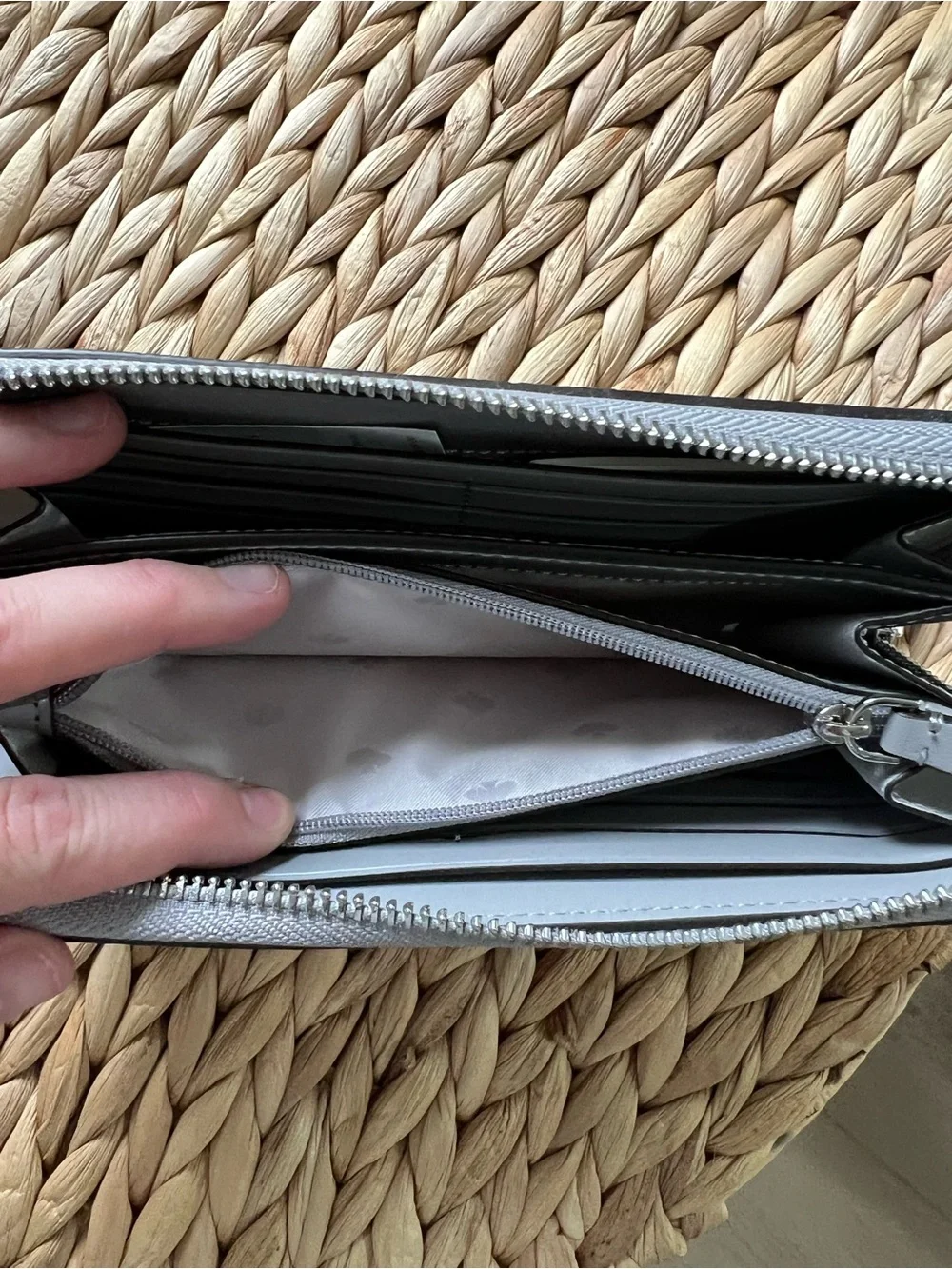 kate spade Pebbled Zip-Around Wallet in Light Gray